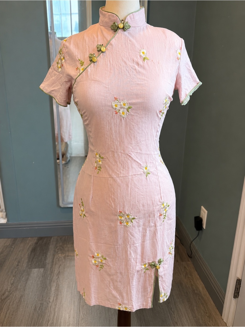 Vintage Pastel Pink Floral Embroidered Qipao Cheongsam Dress